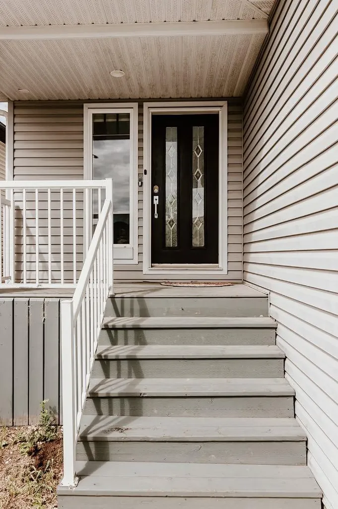 9010 Willow Drive Grande Prairie AB T8X 0G8