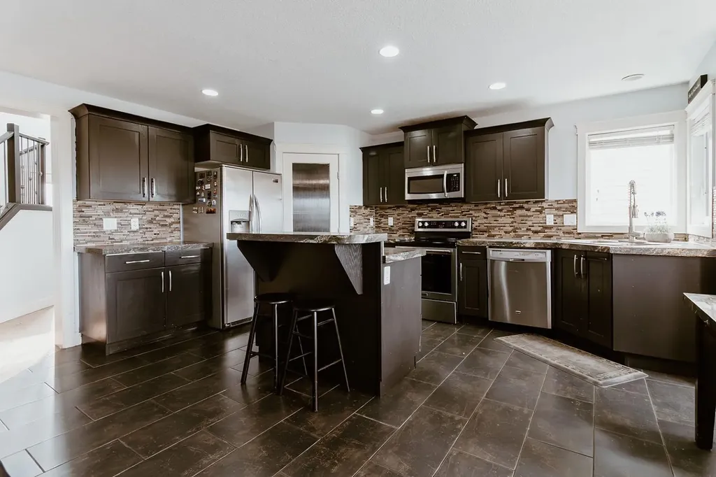 9010 Willow Drive Grande Prairie AB T8X 0G8