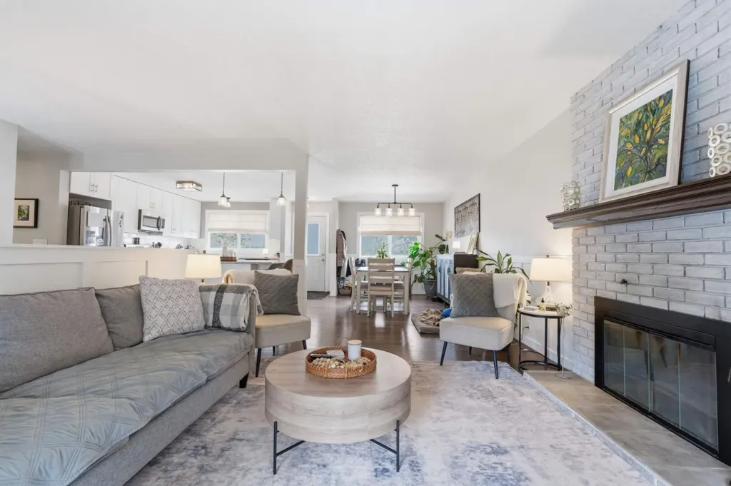 8411 Silver Springs Road NW Calgary AB T3B 4A6