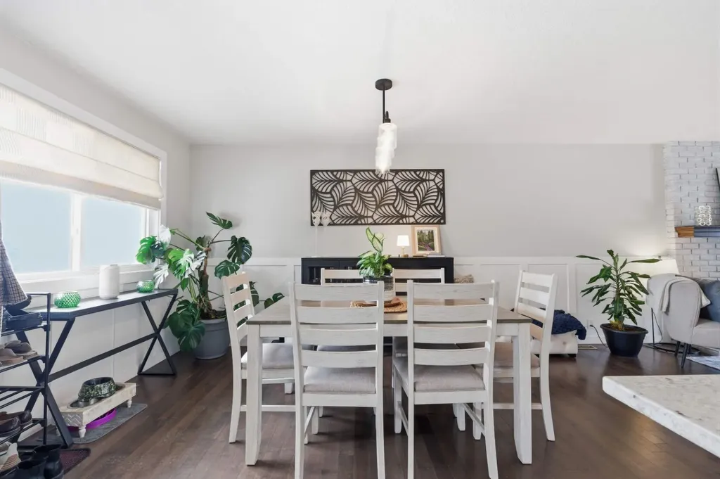 8411 Silver Springs Road NW Calgary AB T3B 4A6
