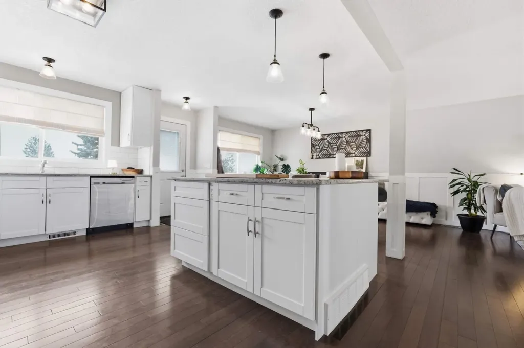 8411 Silver Springs Road NW Calgary AB T3B 4A6