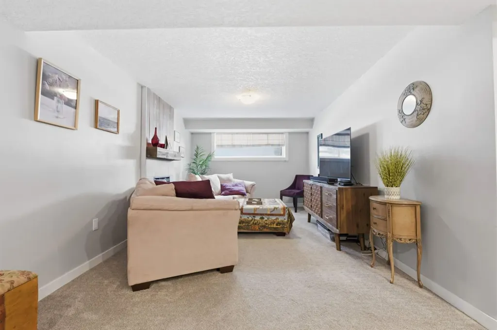 8411 Silver Springs Road NW Calgary AB T3B 4A6