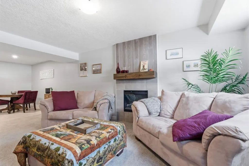 8411 Silver Springs Road NW Calgary AB T3B 4A6