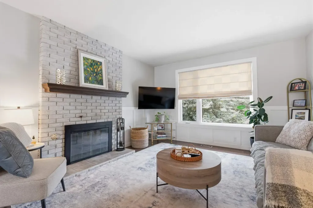 8411 Silver Springs Road NW Calgary AB T3B 4A6