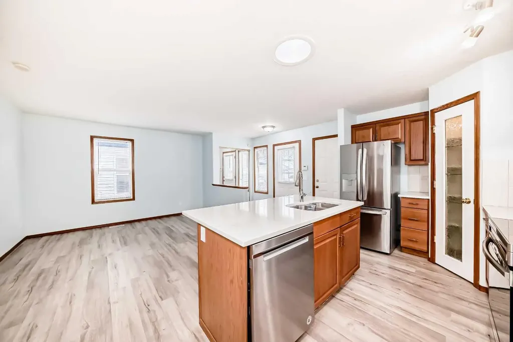 33 Stonegate Drive NW Airdrie AB T4B 2V6