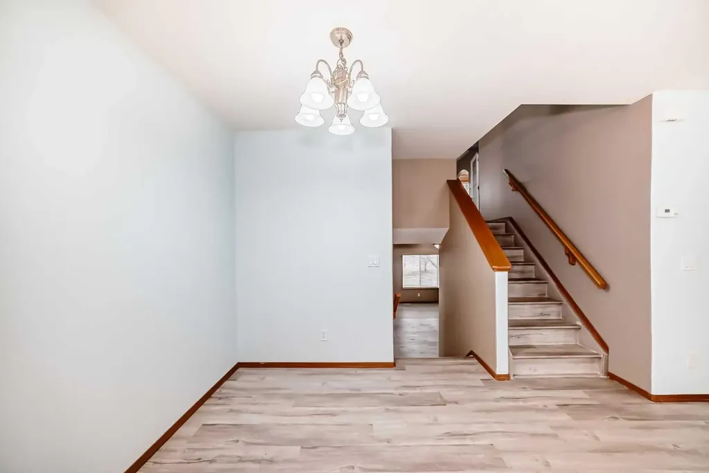 33 Stonegate Drive NW Airdrie AB T4B 2V6