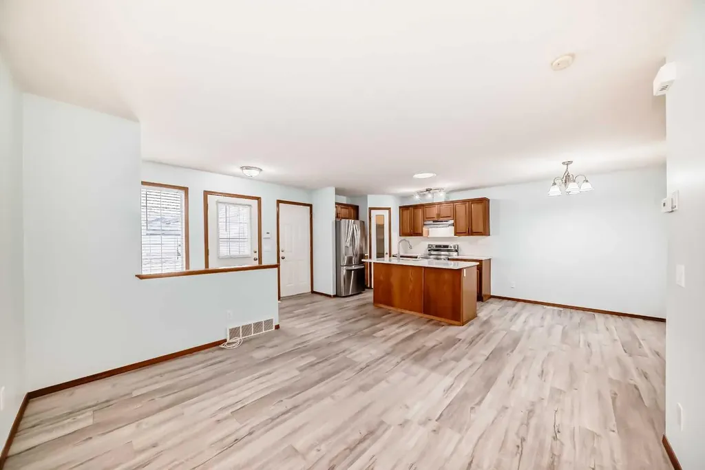 33 Stonegate Drive NW Airdrie AB T4B 2V6