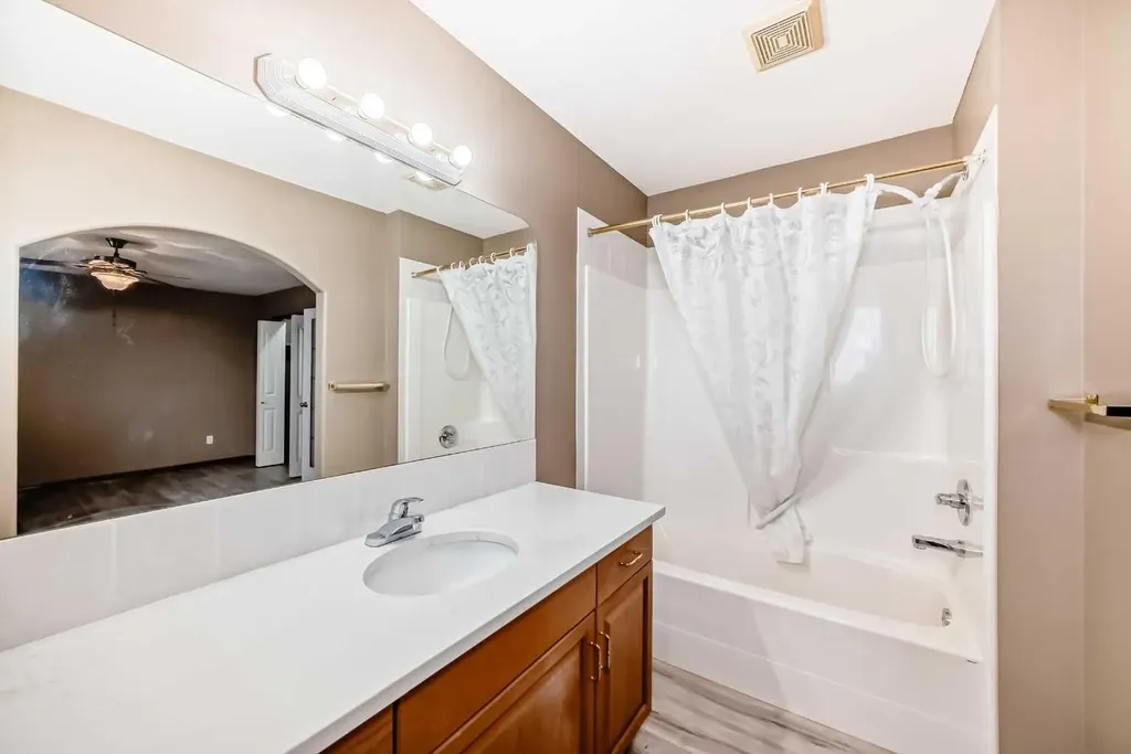 33 Stonegate Drive NW Airdrie AB T4B 2V6