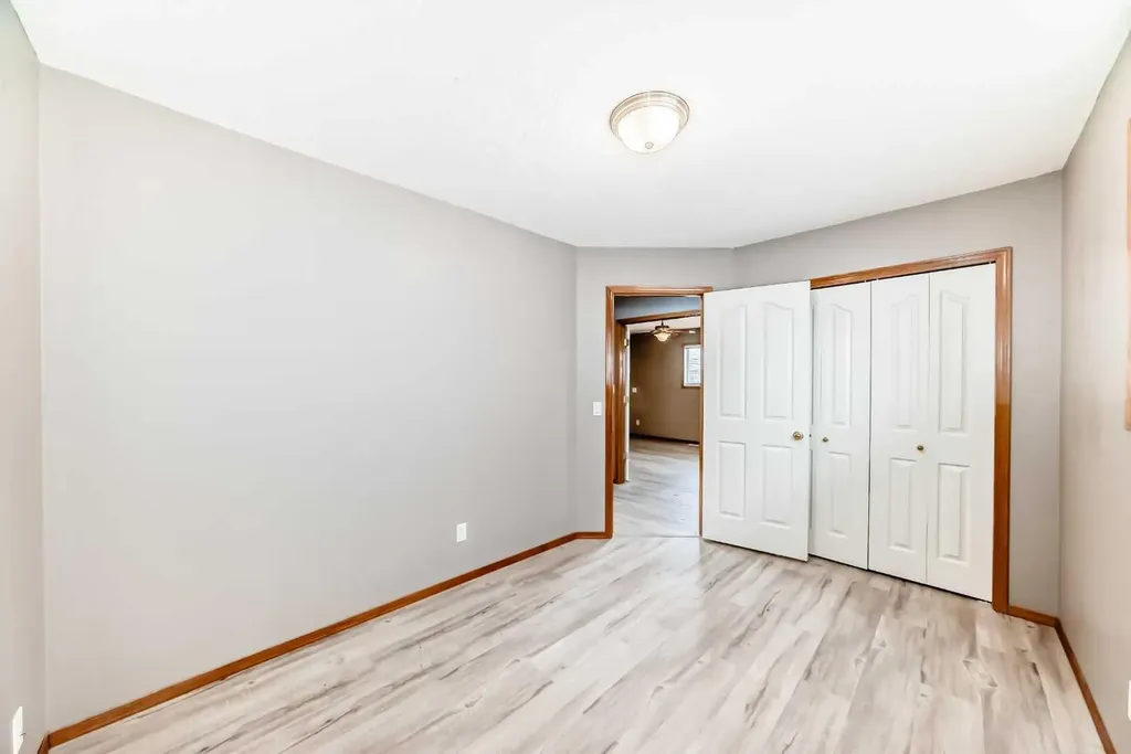 33 Stonegate Drive NW Airdrie AB T4B 2V6