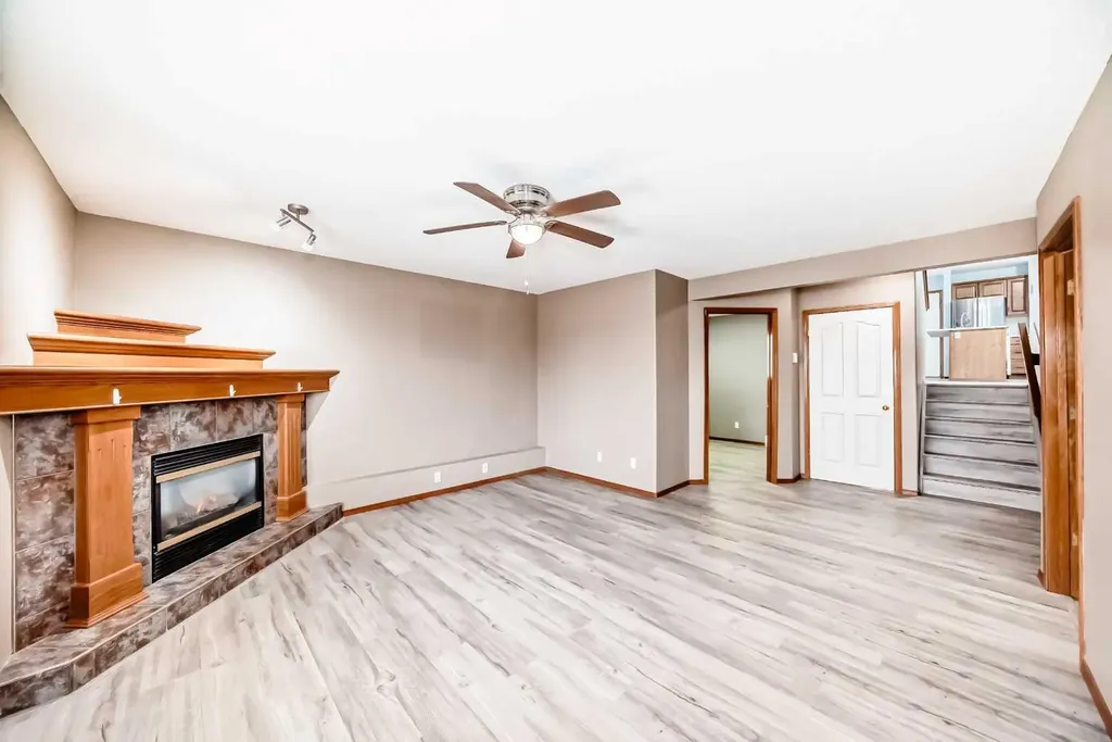33 Stonegate Drive NW Airdrie AB T4B 2V6