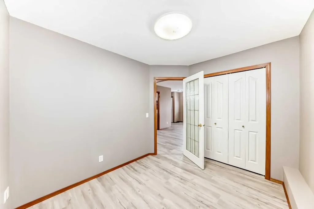 33 Stonegate Drive NW Airdrie AB T4B 2V6