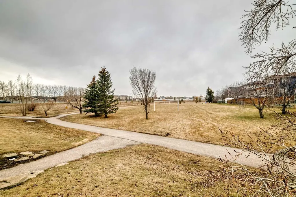 33 Stonegate Drive NW Airdrie AB T4B 2V6