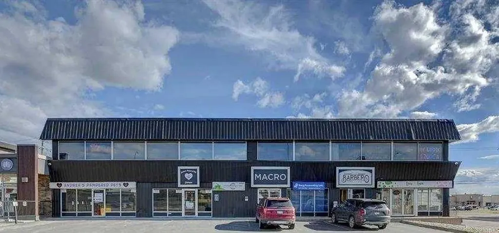 9823 116 Avenue Grande Prairie AB T8V4B4
