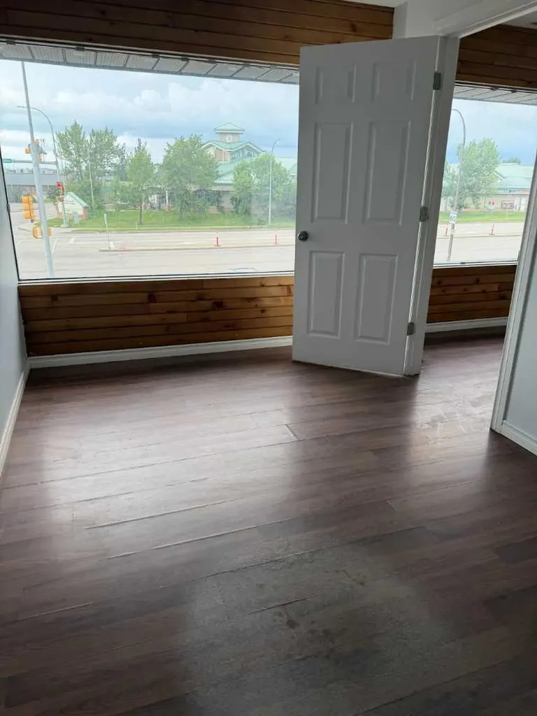 9823 116 Avenue Grande Prairie AB T8V4B4