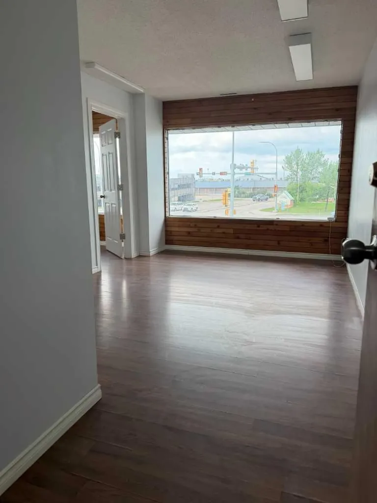 9823 116 Avenue Grande Prairie AB T8V4B4
