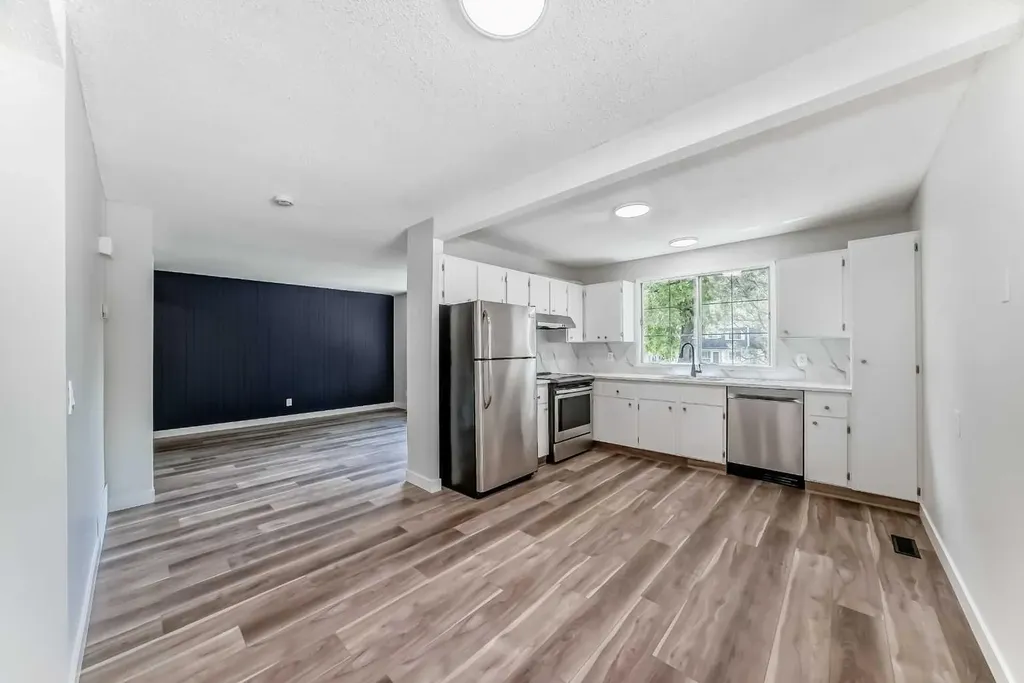 175 Manora Place NE Calgary AB T2A 5P7