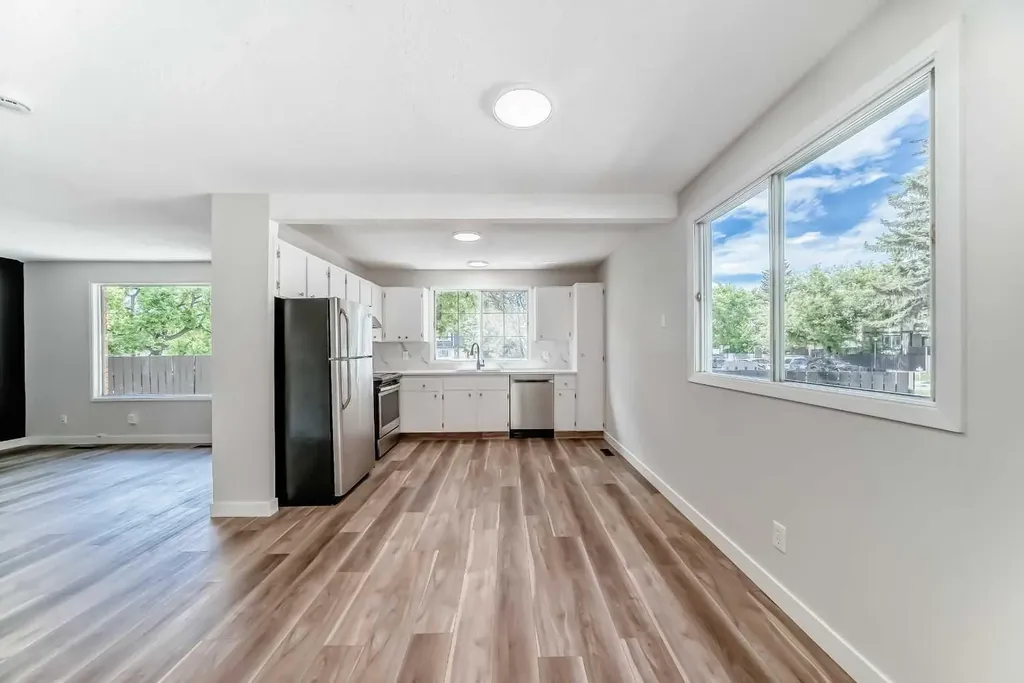 175 Manora Place NE Calgary AB T2A 5P7