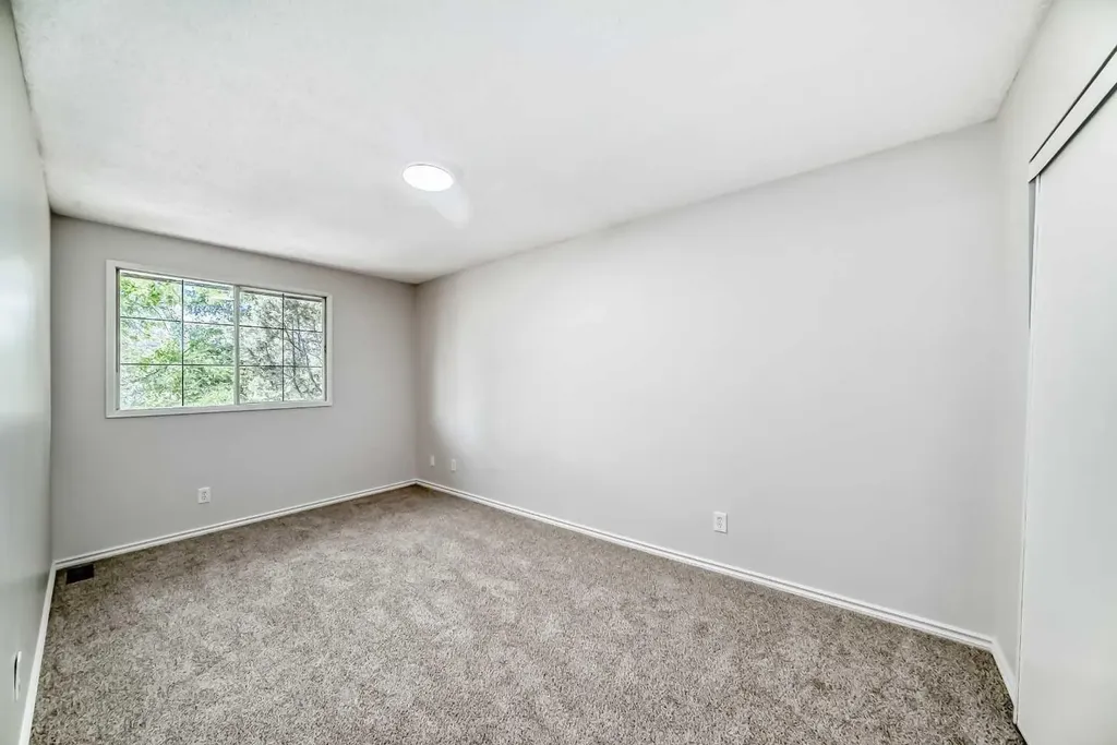 175 Manora Place NE Calgary AB T2A 5P7