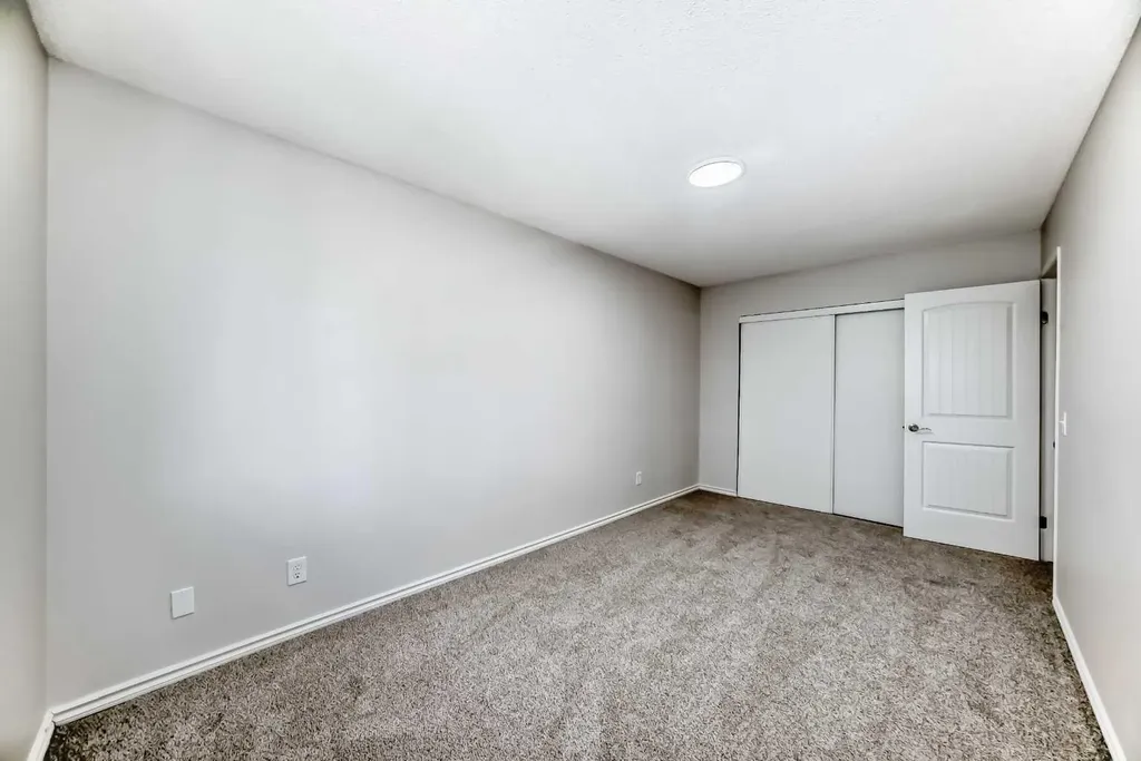 175 Manora Place NE Calgary AB T2A 5P7