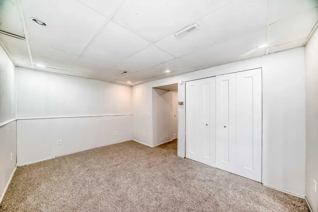 175 Manora Place NE Calgary AB T2A 5P7
