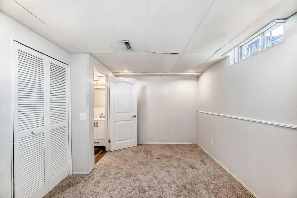 175 Manora Place NE Calgary AB T2A 5P7