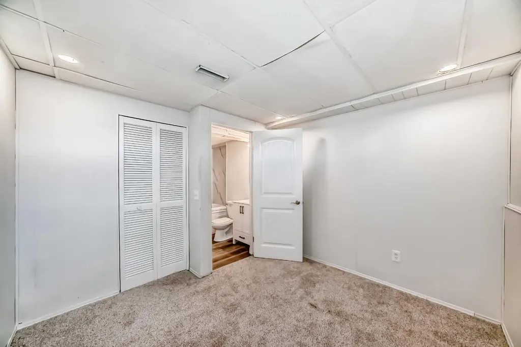 175 Manora Place NE Calgary AB T2A 5P7