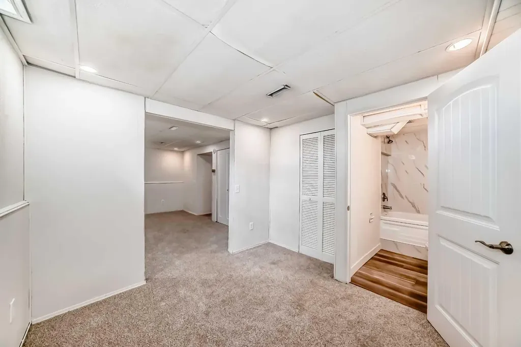 175 Manora Place NE Calgary AB T2A 5P7