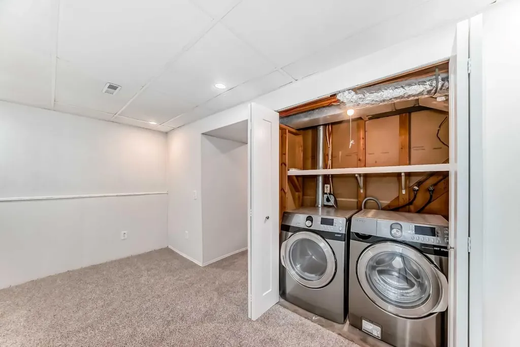 175 Manora Place NE Calgary AB T2A 5P7