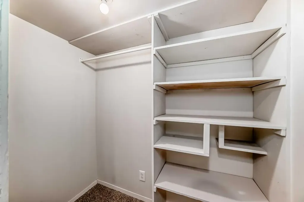 175 Manora Place NE Calgary AB T2A 5P7