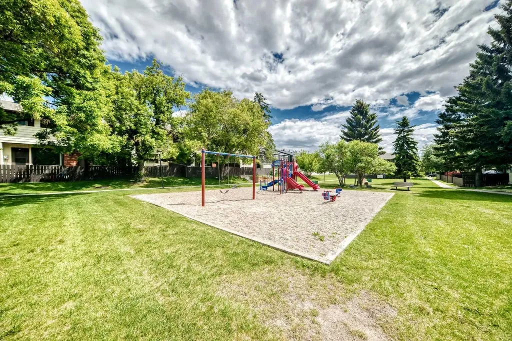 175 Manora Place NE Calgary AB T2A 5P7