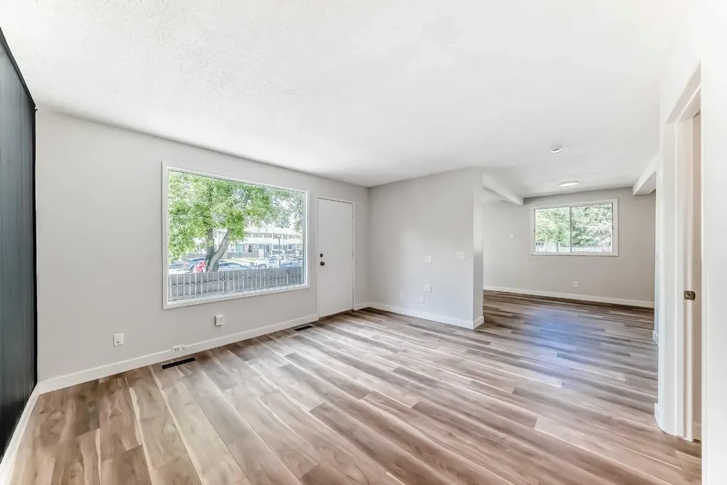175 Manora Place NE Calgary AB T2A 5P7