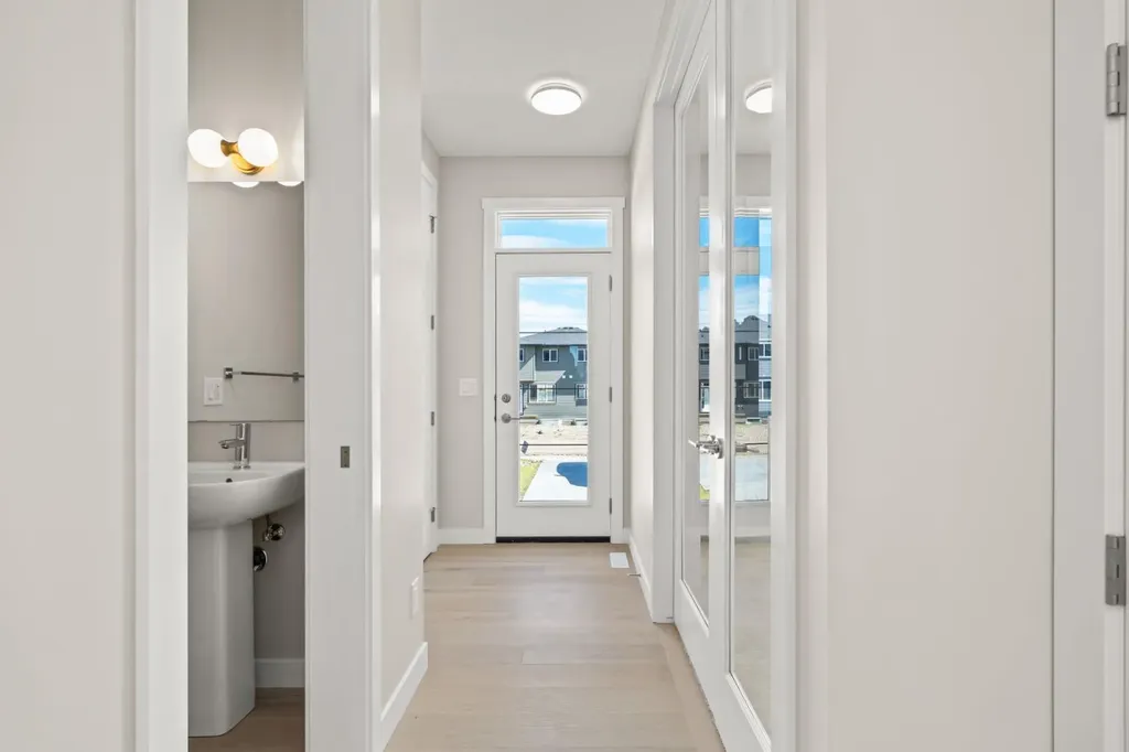 118 Sora Gardens SE Calgary AB T3S 0V3