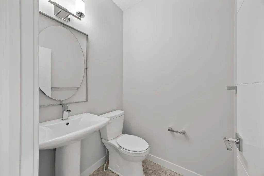 338 Shawnee Boulevard SW Calgary AB T2Y 0P4