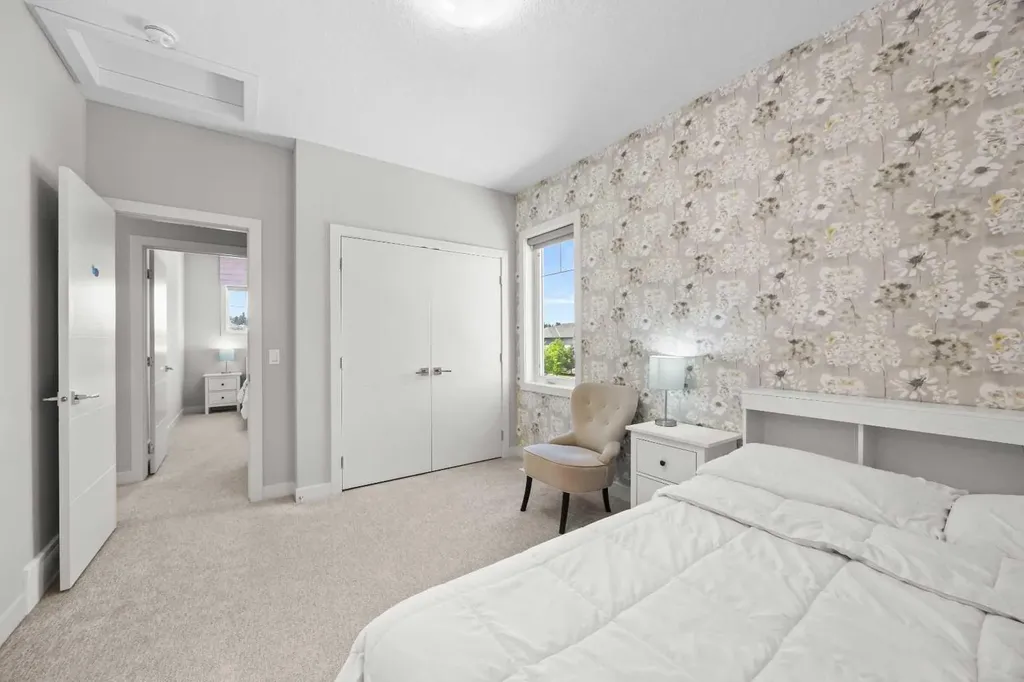 338 Shawnee Boulevard SW Calgary AB T2Y 0P4