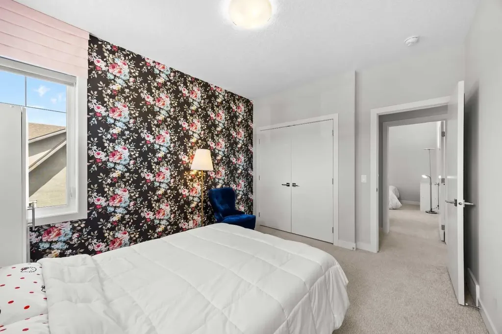 338 Shawnee Boulevard SW Calgary AB T2Y 0P4