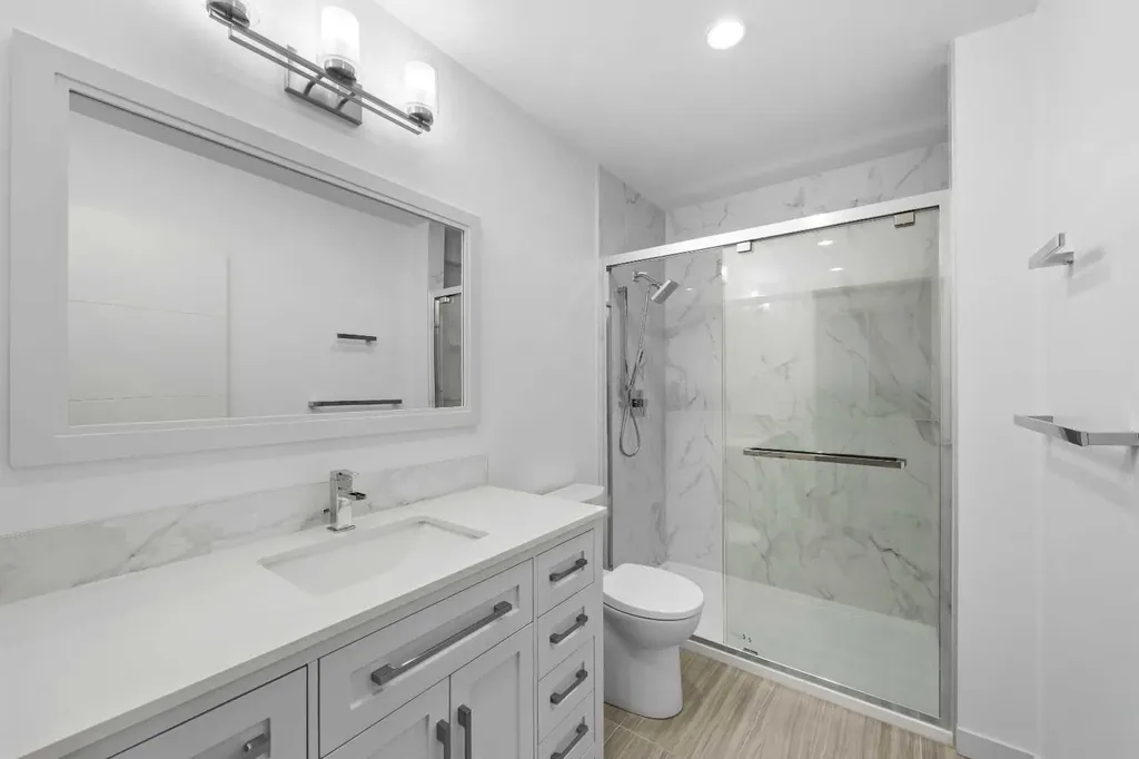 338 Shawnee Boulevard SW Calgary AB T2Y 0P4