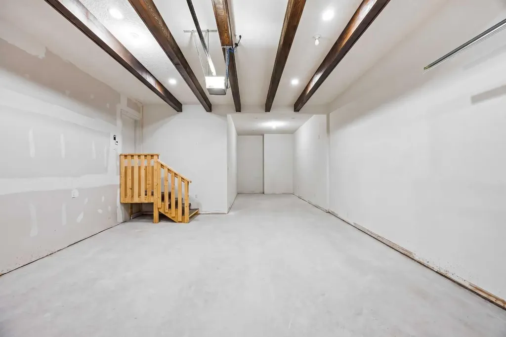 338 Shawnee Boulevard SW Calgary AB T2Y 0P4