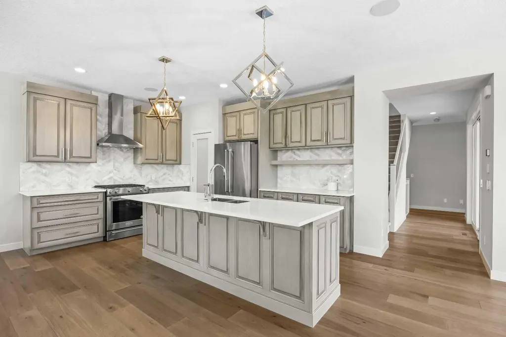 338 Shawnee Boulevard SW Calgary AB T2Y 0P4