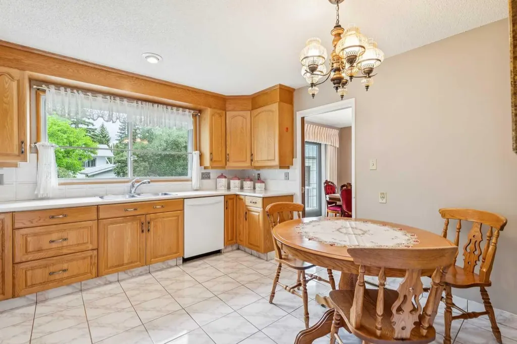 5036 Vallance Crescent NW Calgary AB T3A0T6