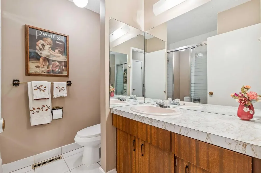 5036 Vallance Crescent NW Calgary AB T3A0T6