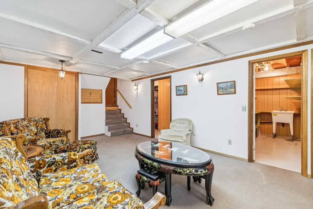 5036 Vallance Crescent NW Calgary AB T3A0T6