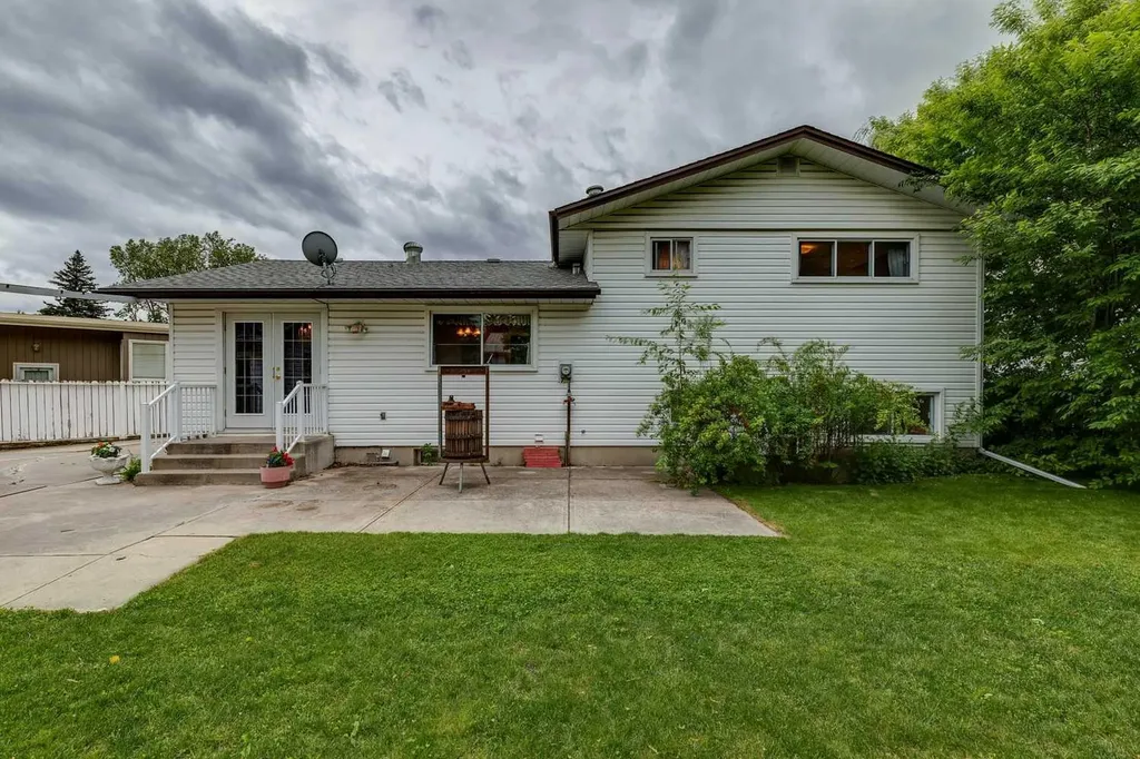 5036 Vallance Crescent NW Calgary AB T3A0T6