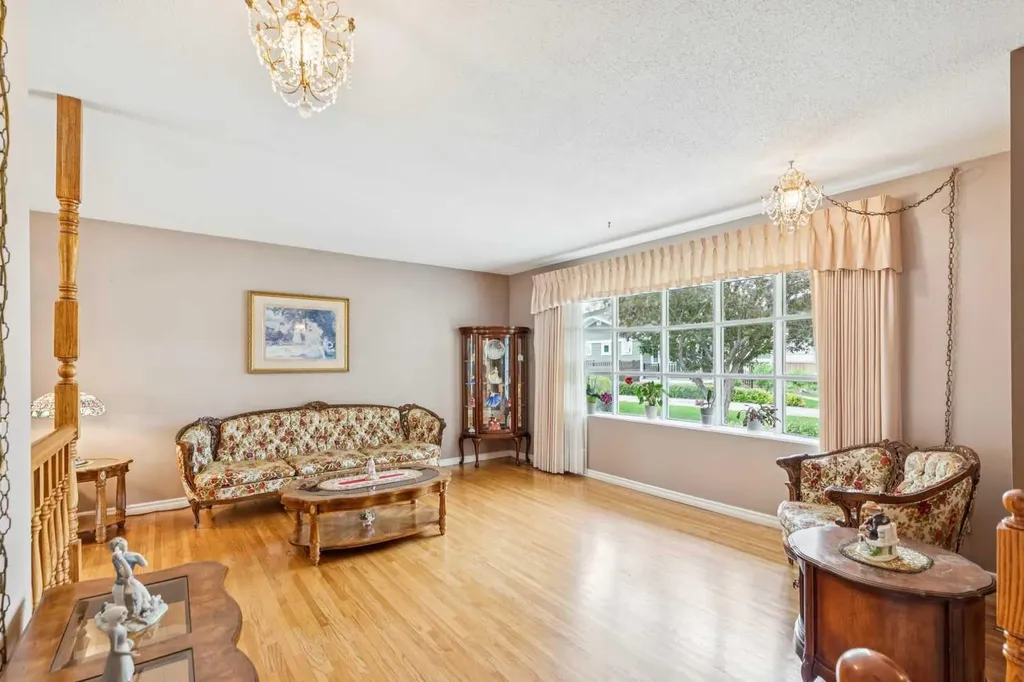 5036 Vallance Crescent NW Calgary AB T3A0T6