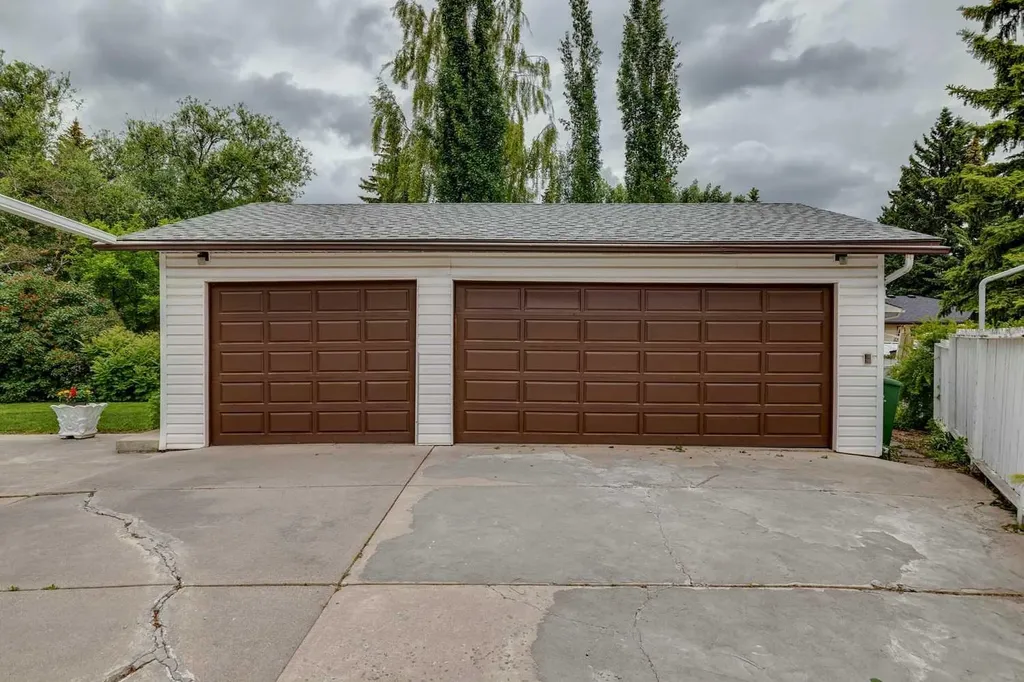 5036 Vallance Crescent NW Calgary AB T3A0T6