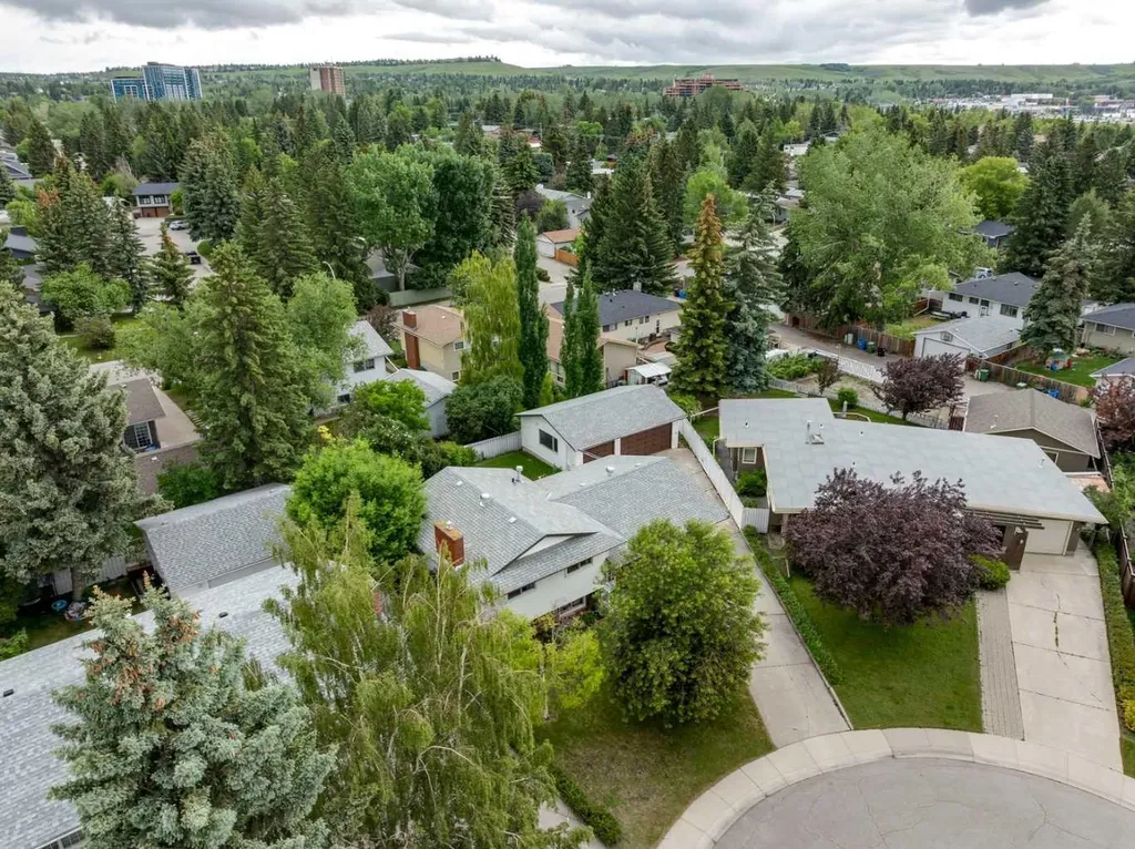5036 Vallance Crescent NW Calgary AB T3A0T6