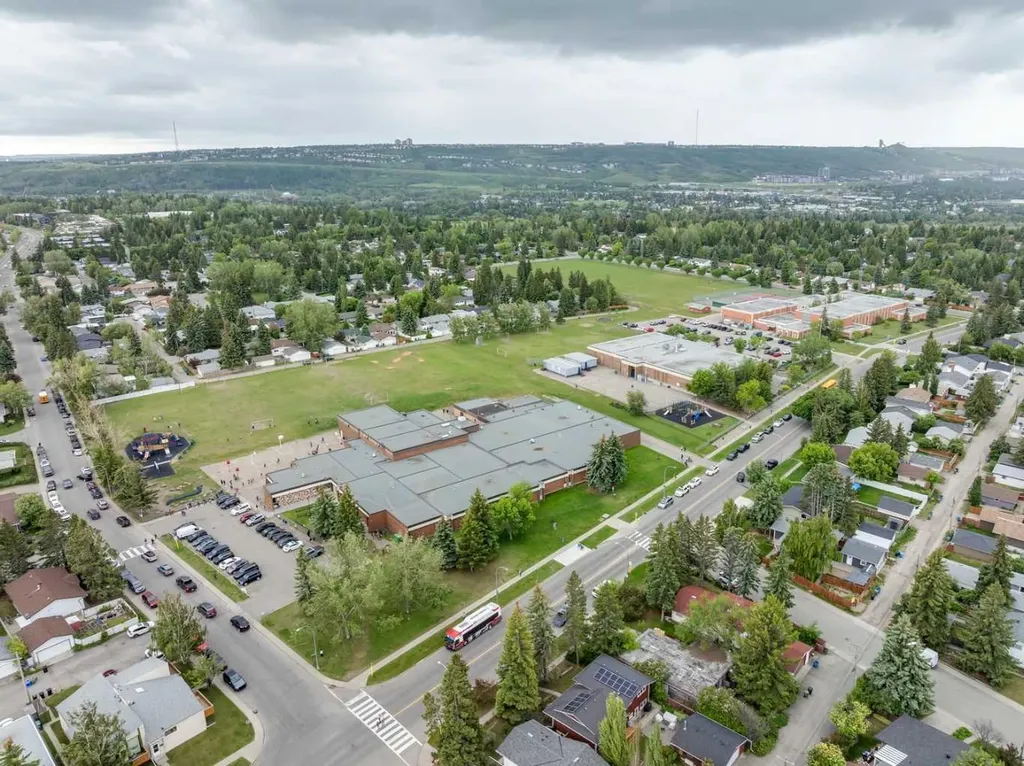 5036 Vallance Crescent NW Calgary AB T3A0T6