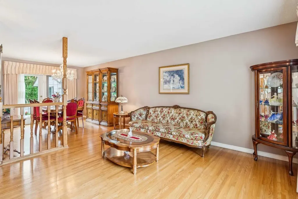 5036 Vallance Crescent NW Calgary AB T3A0T6