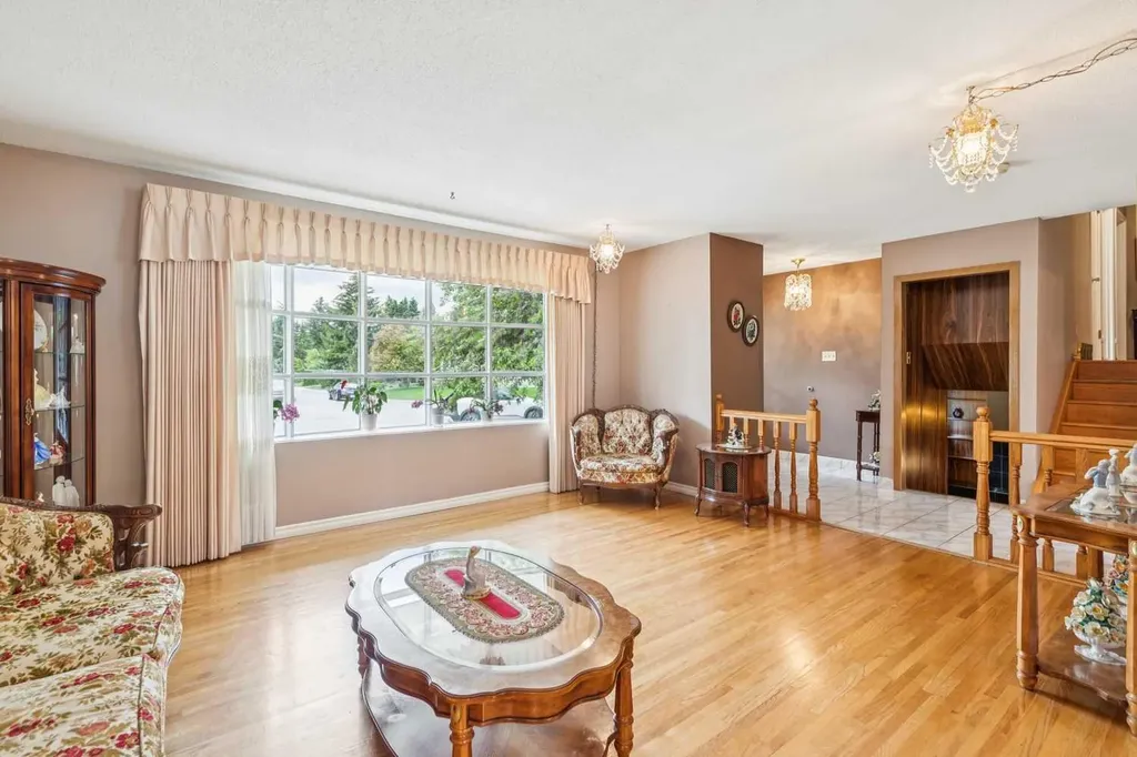 5036 Vallance Crescent NW Calgary AB T3A0T6