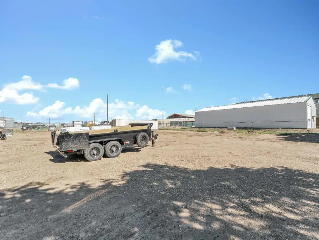 208 3 Street NE Redcliff AB T0J2P0
