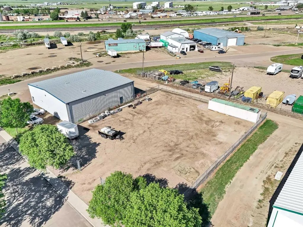 208 3 Street NE Redcliff AB T0J2P0